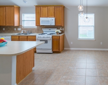 2834 Sage Bluff Avenue - Photo Thumbnail 9
