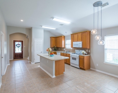 2834 Sage Bluff Avenue - Photo Thumbnail 5