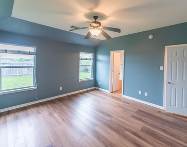 2834 Sage Bluff Avenue - Photo Thumbnail 17