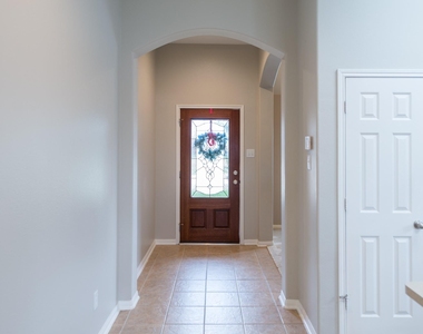 2834 Sage Bluff Avenue - Photo Thumbnail 4