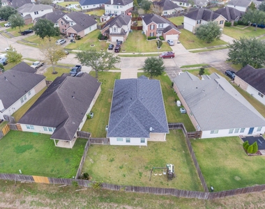 2834 Sage Bluff Avenue - Photo Thumbnail 45
