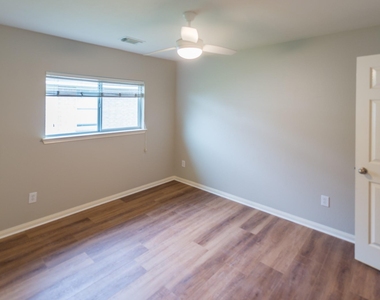 2834 Sage Bluff Avenue - Photo Thumbnail 24