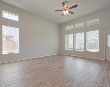 2405 Seamist Cove Lane - Photo Thumbnail 8