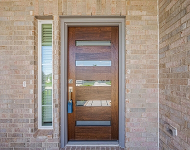 2405 Seamist Cove Lane - Photo Thumbnail 5