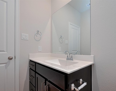 2405 Seamist Cove Lane - Photo Thumbnail 25