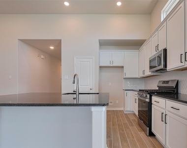 2405 Seamist Cove Lane - Photo Thumbnail 12