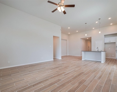 2405 Seamist Cove Lane - Photo Thumbnail 11