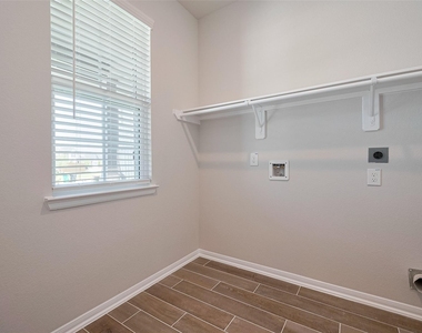 2405 Seamist Cove Lane - Photo Thumbnail 20