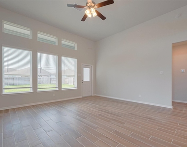 2405 Seamist Cove Lane - Photo Thumbnail 9