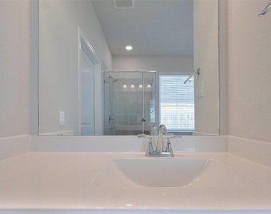 2405 Seamist Cove Lane - Photo Thumbnail 32