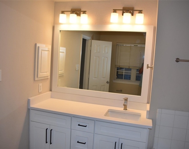 16048 Limestone Lake Drive - Photo Thumbnail 14
