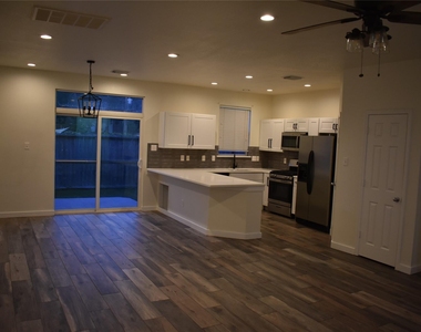 16048 Limestone Lake Drive - Photo Thumbnail 7