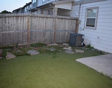 16048 Limestone Lake Drive - Photo Thumbnail 4