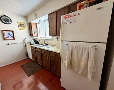 6701 Sands Point Drive - Photo Thumbnail 5