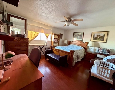 6701 Sands Point Drive - Photo Thumbnail 3