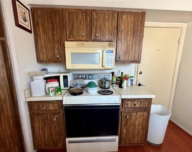 6701 Sands Point Drive - Photo Thumbnail 6