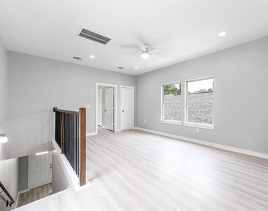 16985 Glenheath St - Photo Thumbnail 10