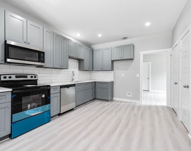 16985 Glenheath St - Photo Thumbnail 1