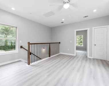 16985 Glenheath St - Photo Thumbnail 9