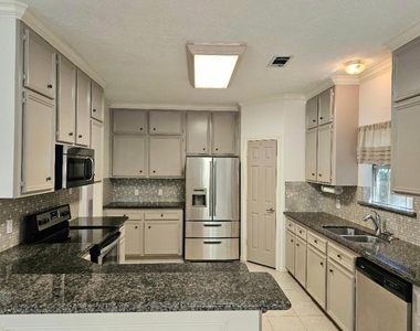 120 Hiwon Drive - Photo Thumbnail 13