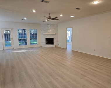 120 Hiwon Drive - Photo Thumbnail 6