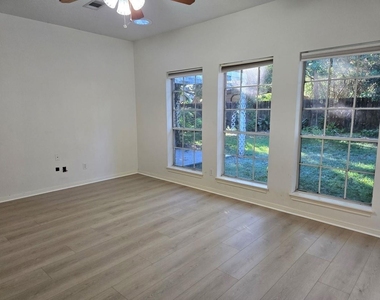 120 Hiwon Drive - Photo Thumbnail 16