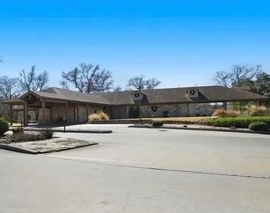 120 Hiwon Drive - Photo Thumbnail 3