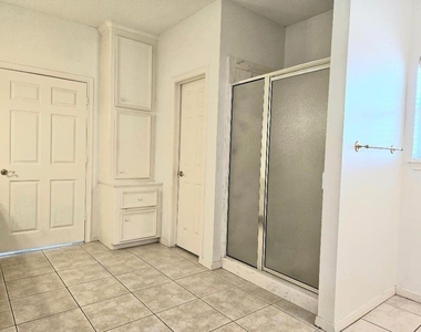 120 Hiwon Drive - Photo Thumbnail 20