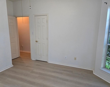 120 Hiwon Drive - Photo Thumbnail 30