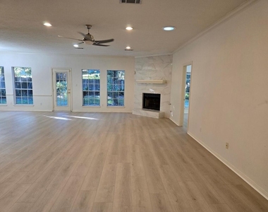 120 Hiwon Drive - Photo Thumbnail 7