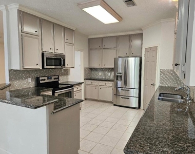 120 Hiwon Drive - Photo Thumbnail 11