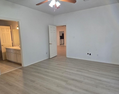 120 Hiwon Drive - Photo Thumbnail 15