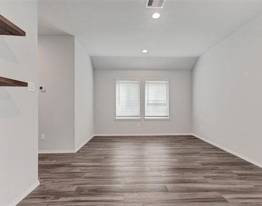 16891 Pink Wintergreen Drive - Photo Thumbnail 6