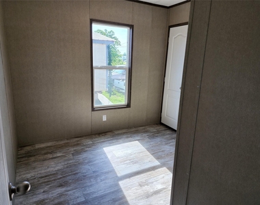 415 County Road 3560 - Photo Thumbnail 11