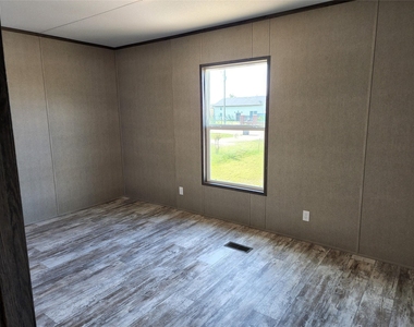 415 County Road 3560 - Photo Thumbnail 10