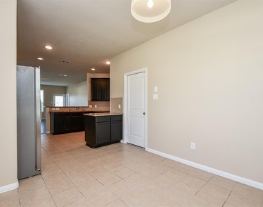 19311 Vermillion Court - Photo Thumbnail 12