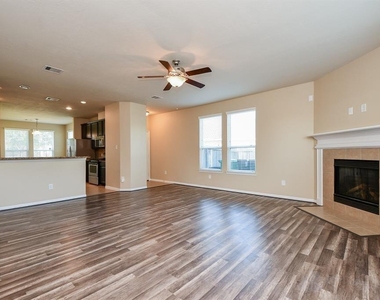 19311 Vermillion Court - Photo Thumbnail 4