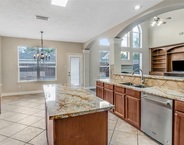 11405 Starlight Bay Street - Photo Thumbnail 8