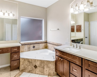 11405 Starlight Bay Street - Photo Thumbnail 23