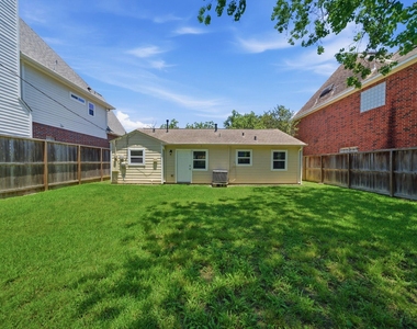 4403 Cynthia Street - Photo Thumbnail 8
