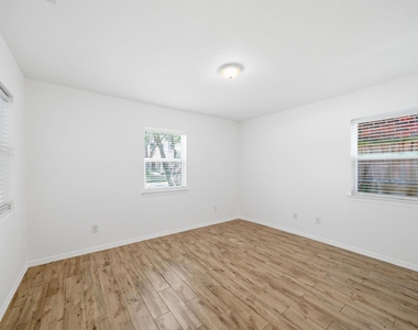 4403 Cynthia Street - Photo Thumbnail 5