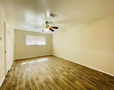 12713 Lima Drive - Photo Thumbnail 5