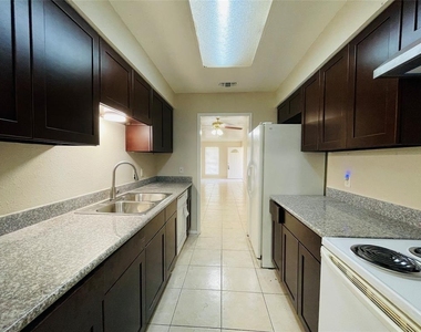 12713 Lima Drive - Photo Thumbnail 3