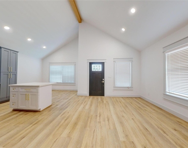4305 Rogers Street - Photo Thumbnail 1