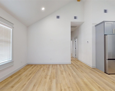 4305 Rogers Street - Photo Thumbnail 9