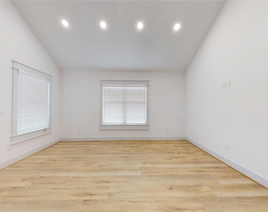 4305 Rogers Street - Photo Thumbnail 17