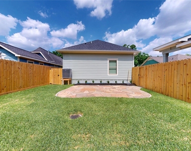4305 Rogers Street - Photo Thumbnail 42