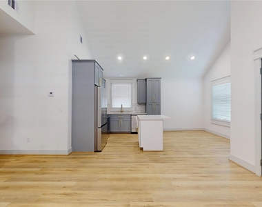 4305 Rogers Street - Photo Thumbnail 10