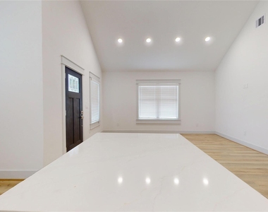 4305 Rogers Street - Photo Thumbnail 14