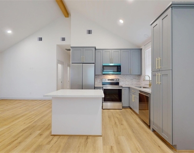 4305 Rogers Street - Photo Thumbnail 13